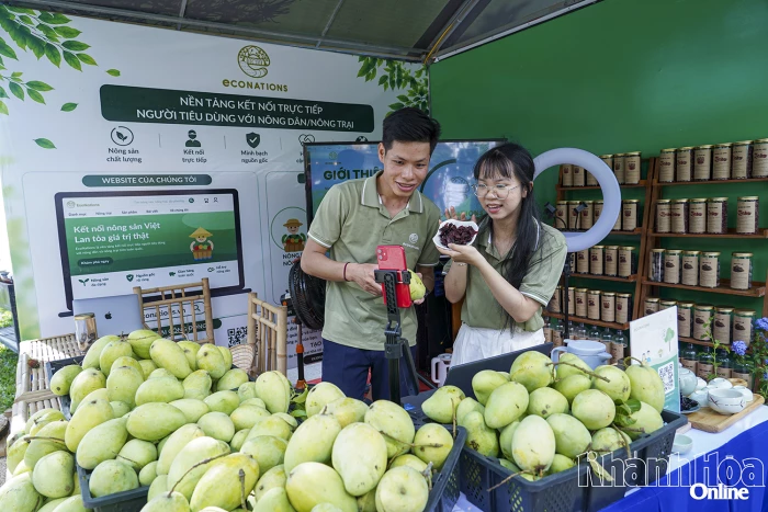 Chuyển đổi số để sản xuất xanh