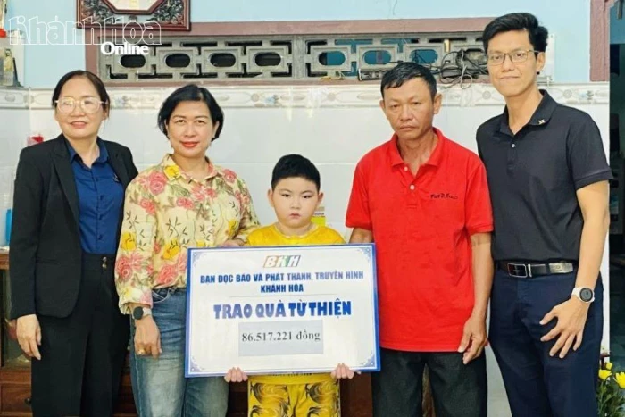 Bạn đọc ủng hộ hơn 140 triệu đồng cho cháu Nguyễn Quốc Huy