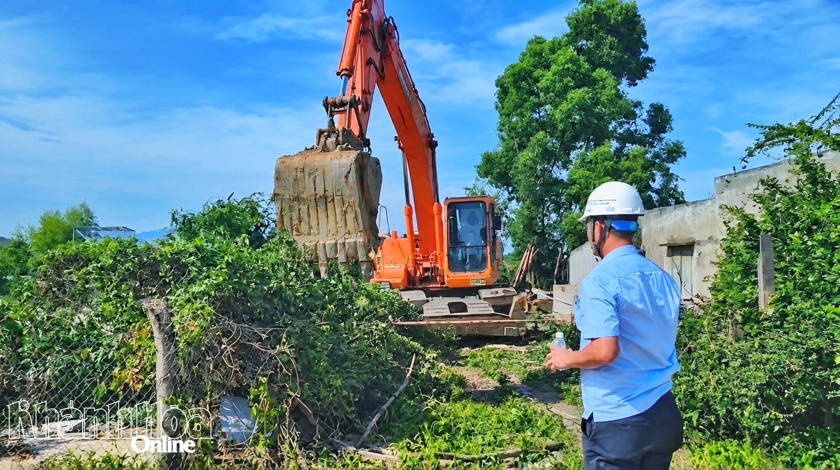 Địa phương triển khai phương án cưỡng chế thu hồi đất.