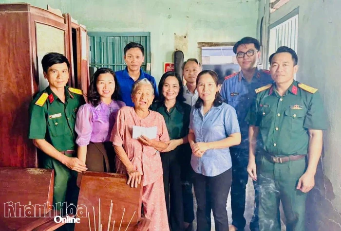 Phường Đông Hải tổ chức chương trình “Bữa cơm nghĩa tình” tri ân các anh hùng liệt sĩ