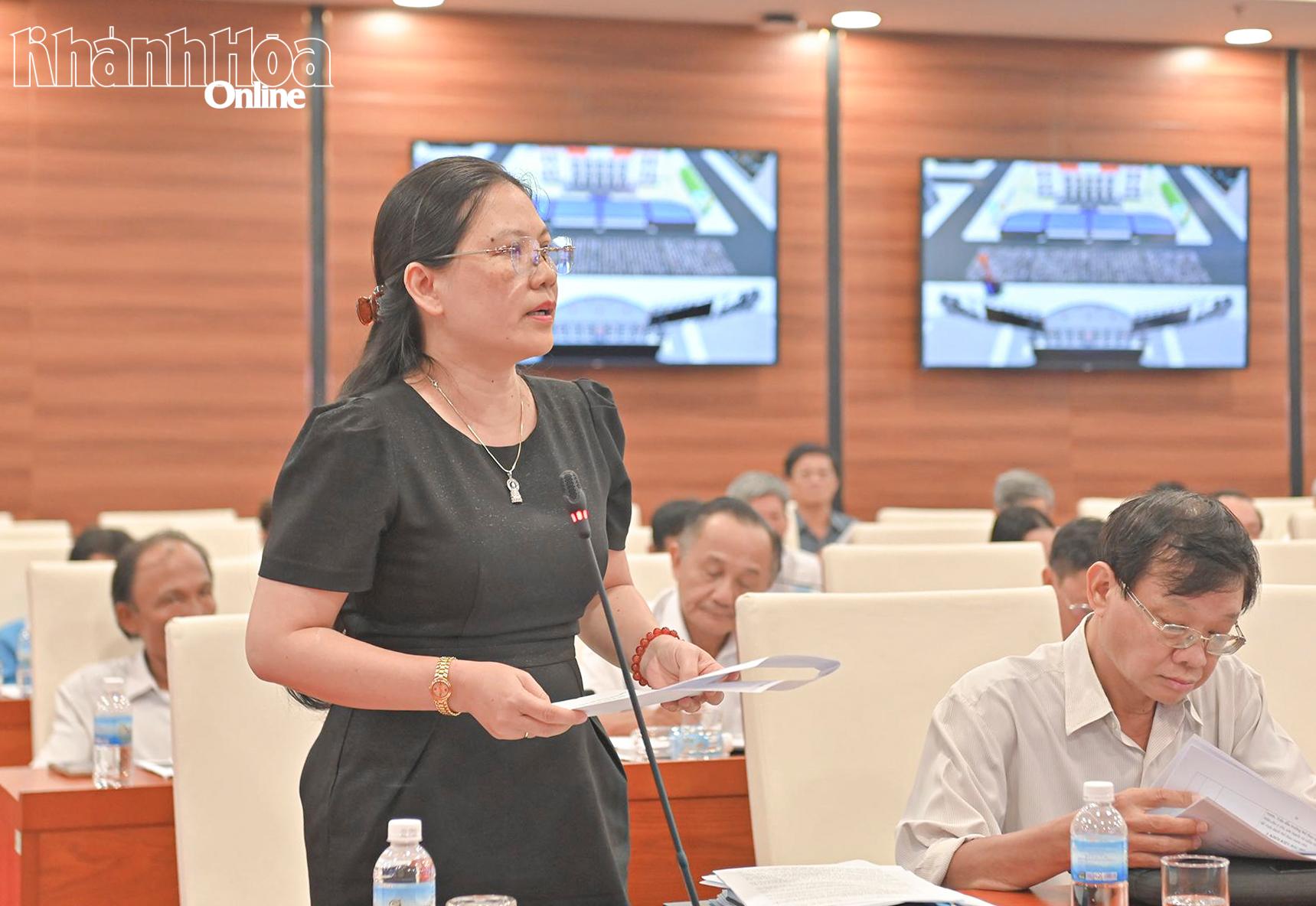 Lãnh đạo Ban Tuyên giáo và Dân vận Tỉnh ủy phát biểu ý kiến.