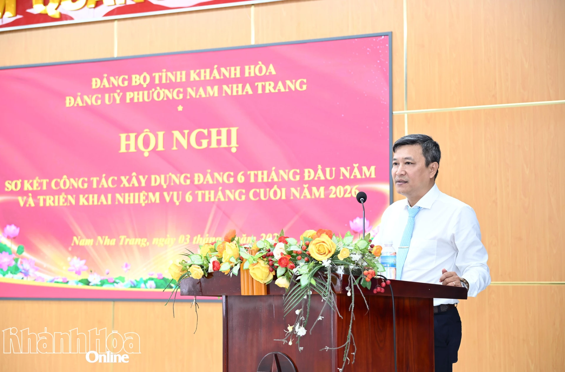 Bí thư Đảng ủy phường Trần Nam Bình phát biểu kết luận hội nghị.  