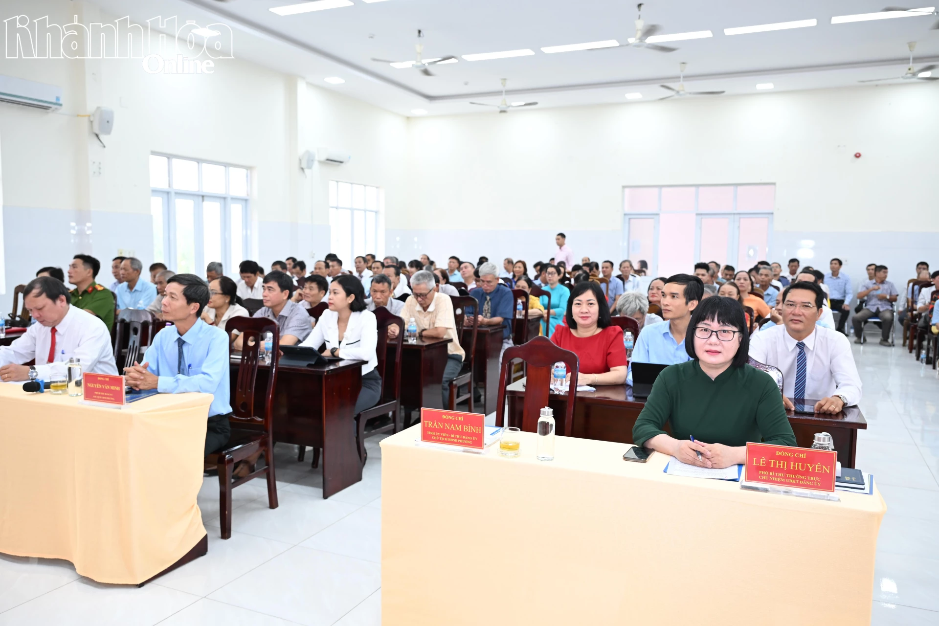 Quang cảnh hội nghị.
