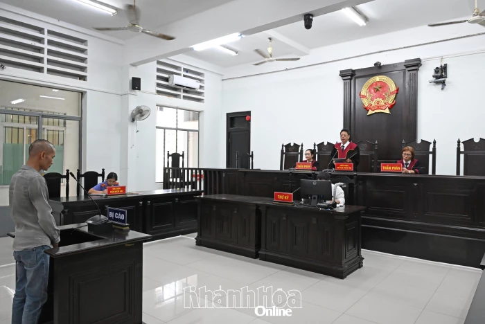 Lãnh án vì bênh bạn đánh người