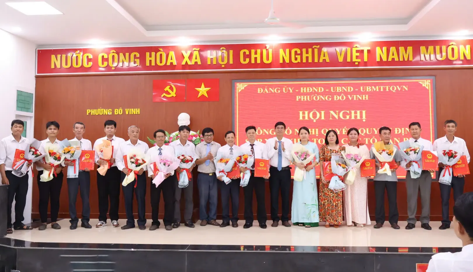 Phường Đô Vinh công bố Nghị quyết, Quyết định về sắp xếp, kiện toàn tổ dân phố
