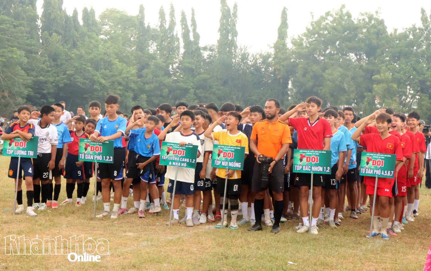 Các đội bóng tham gia giải đấu.
