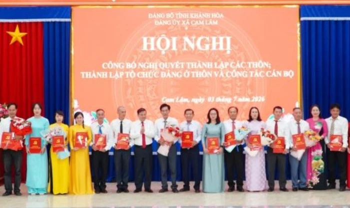 Xã Cam Lâm công bố thành lập các thôn, chi bộ thôn