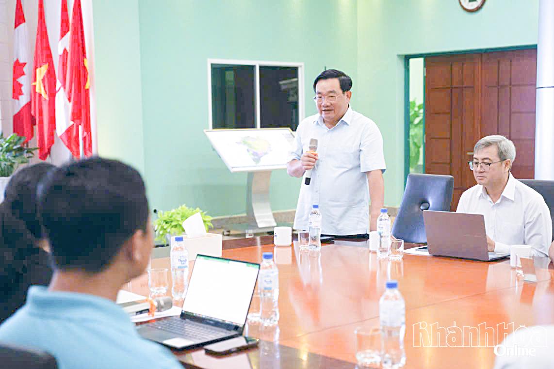 Phó Chủ tịch UBND tỉnh Trịnh Minh Hoàng phát biểu tại buổi làm việc.
