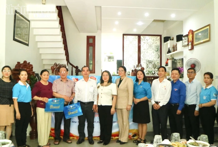 Phường Tây Nha Trang tổ chức chương trình “Bữa cơm nghĩa tình” tri ân gia đình chính sách