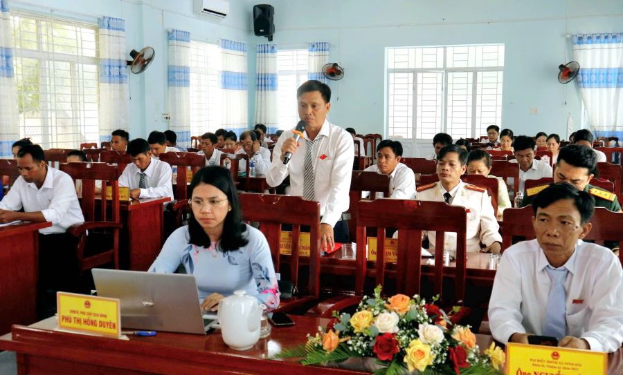 Đại biểu chất vấn tại kỳ họp.
