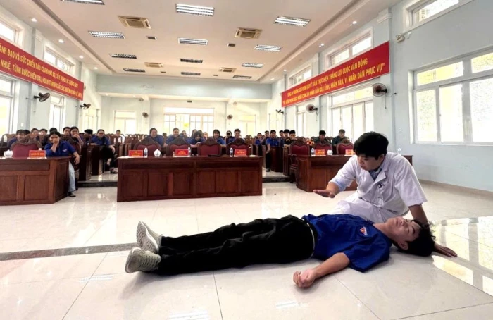 Tuyên truyền kiến thức phòng cháy, chữa cháy cho đoàn viên, thanh niên phường Cam Ranh