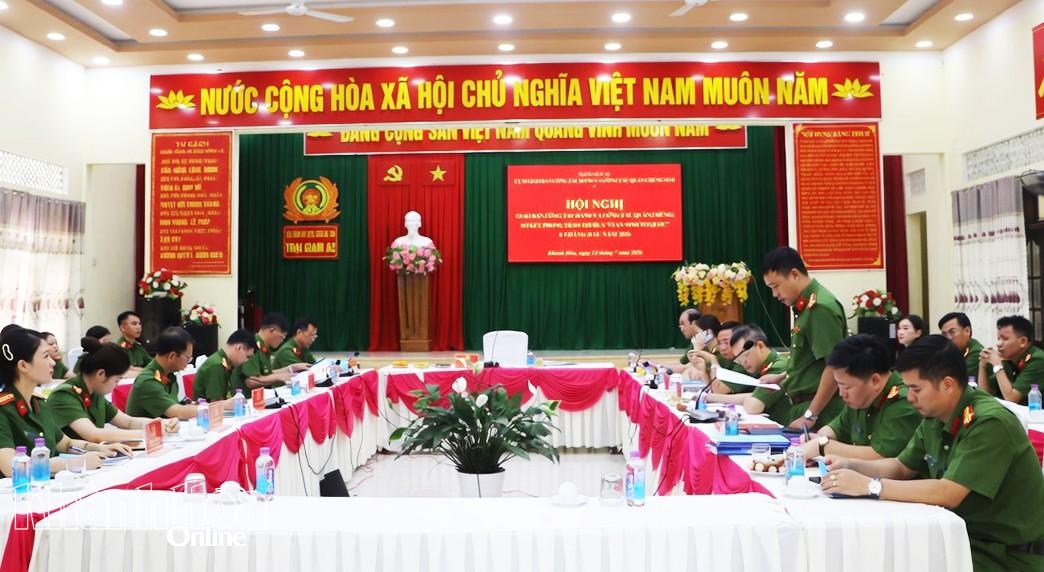 Các đại biểu tham dự hội nghị.