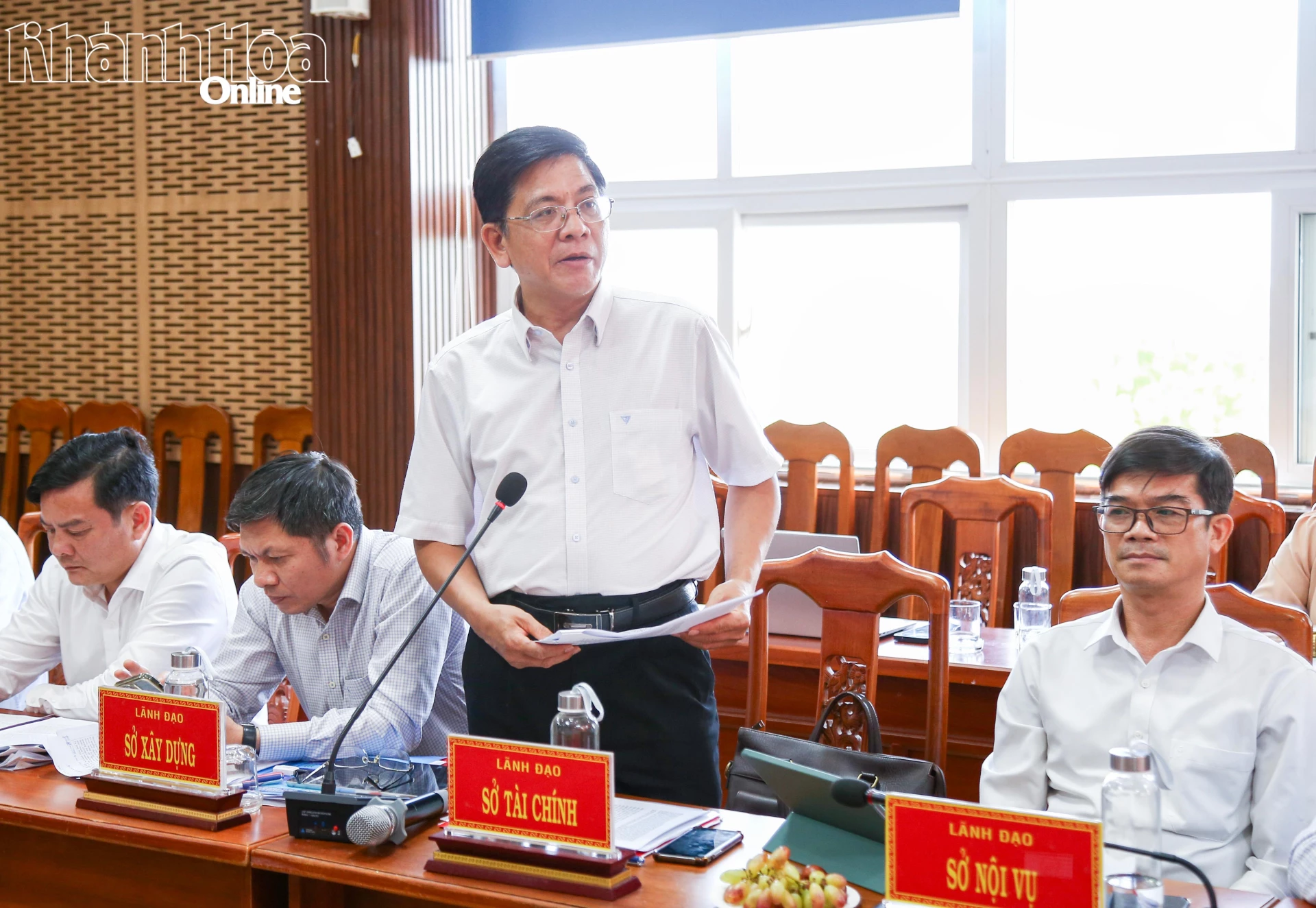 Lãnh đạo Sở Tài chính phát biểu làm rõ các vấn đề địa phương đề xuất
