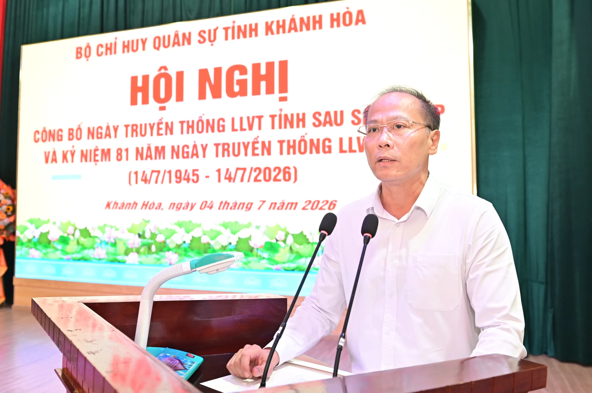 Đồng chí Nguyễn Khắc Hà phát biểu tại hội nghị.