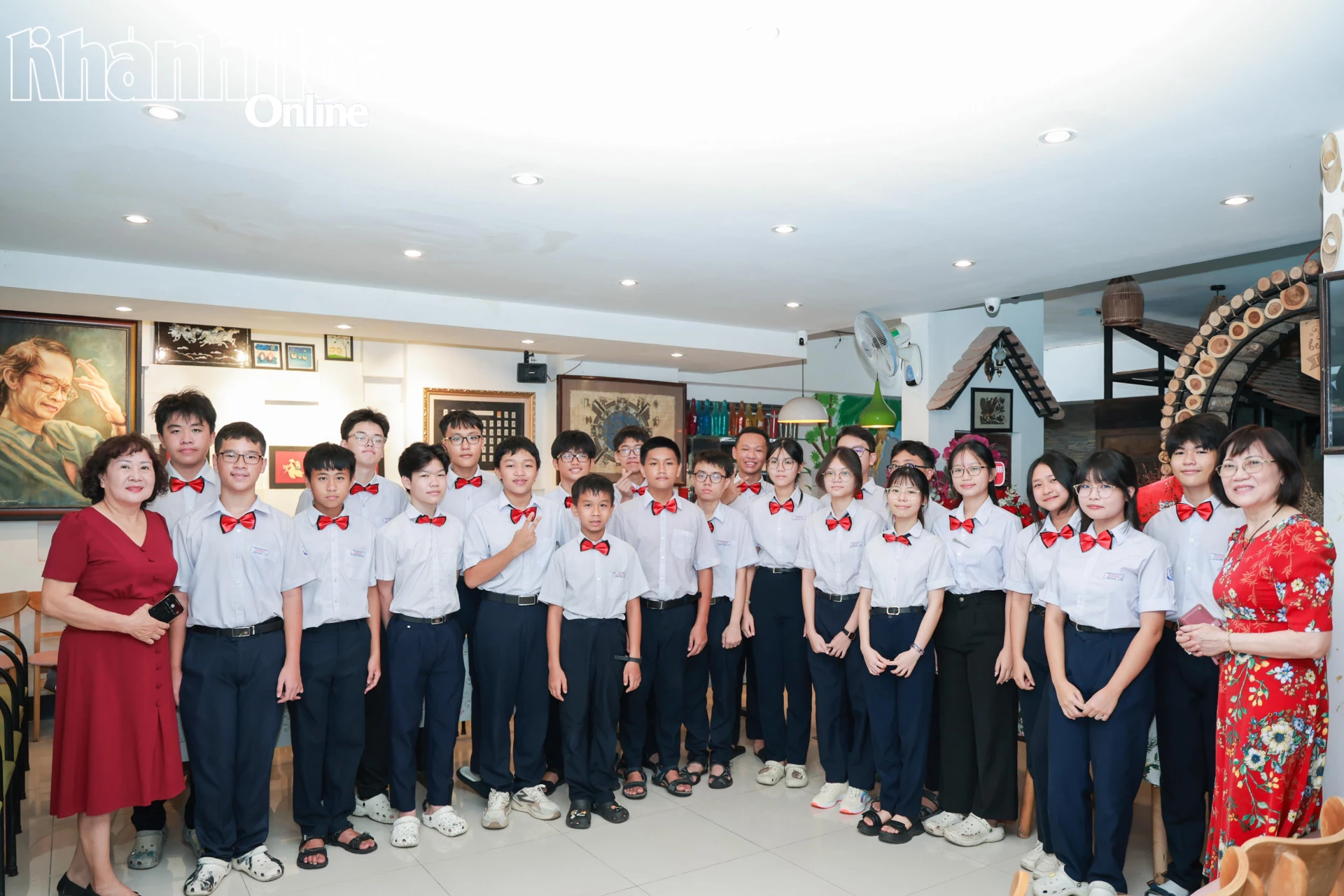 Các em học sinh tham gia lớp học vui hè do Hội Những người ái mộ bác sĩ A. Yersin tỉnh Khánh Hòa tổ chức.