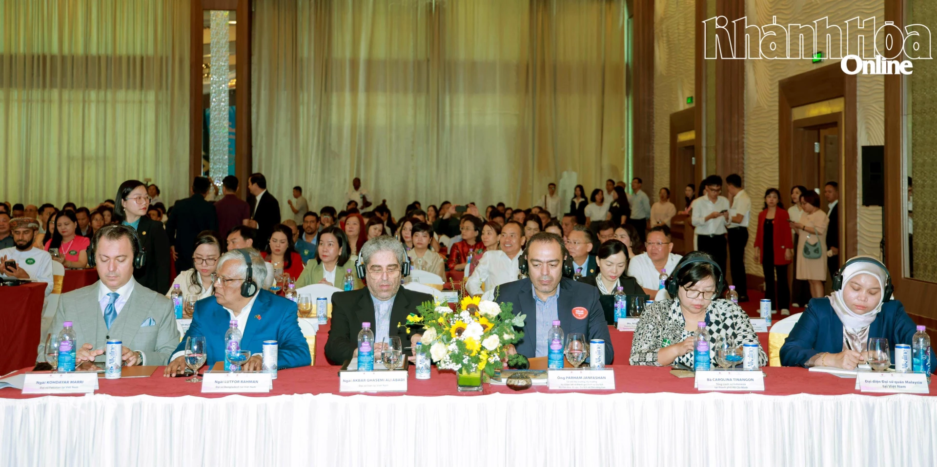 Đại biểu dự hội nghị.