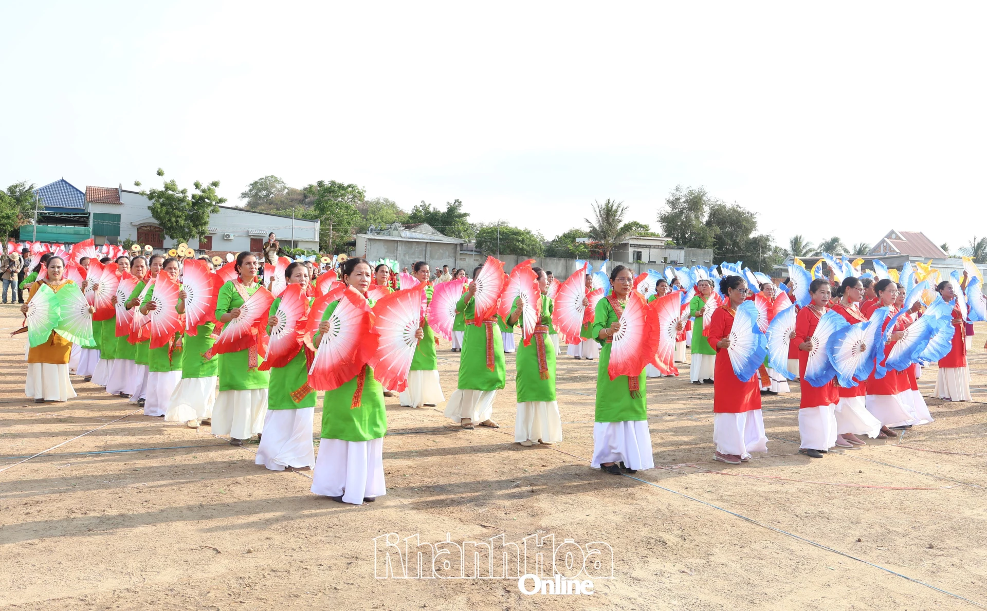 Chương trình đồng diễn nghệ thuật chào mừng Lễ hội Rija Nagar - năm mới Chăm lịch 2026 của đồng bào Chăm thôn Như Bình và Như Ngọc (xã Phước Hữu).