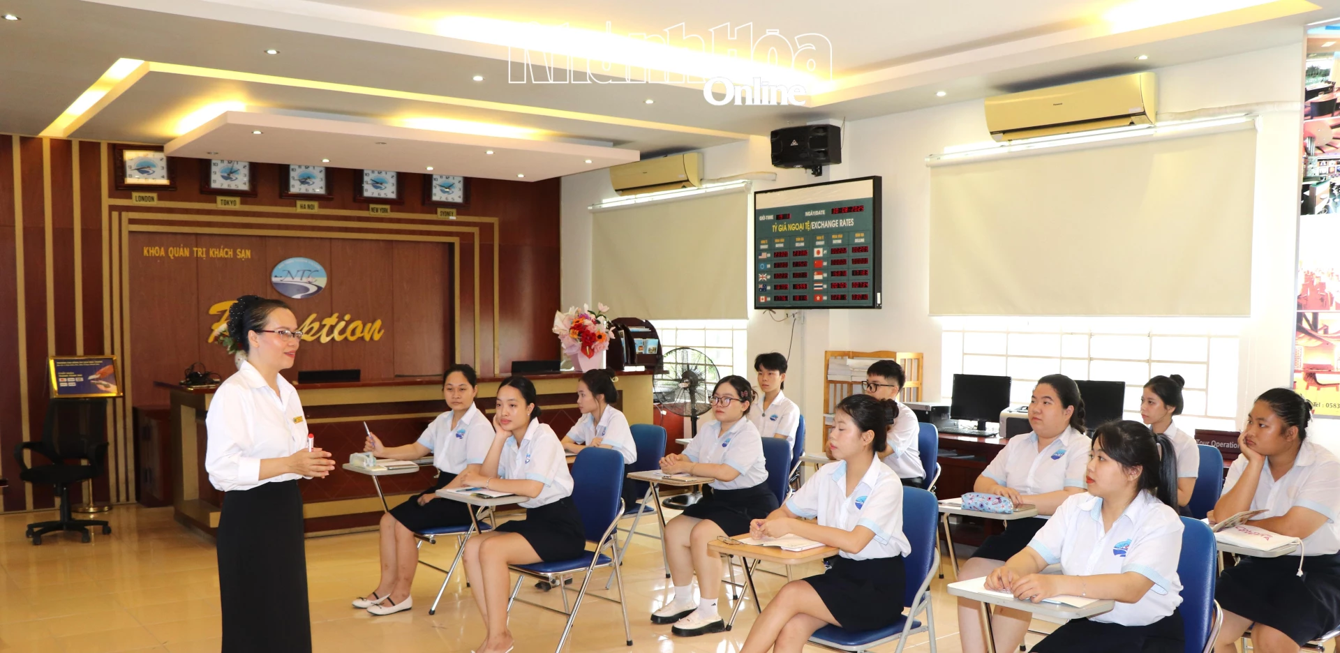 Hoạt động dạy và học hệ trung cấp nghề Trường Cao đẳng Du lịch Nha Trang.
