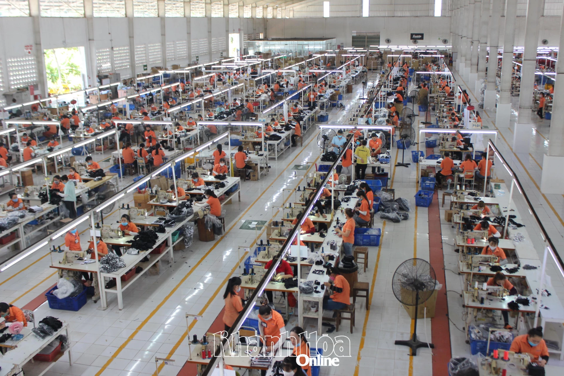 Hoạt động sản xuất tại Công ty TNHH Komega - X (Khu Công nghiệp Suối Dầu).