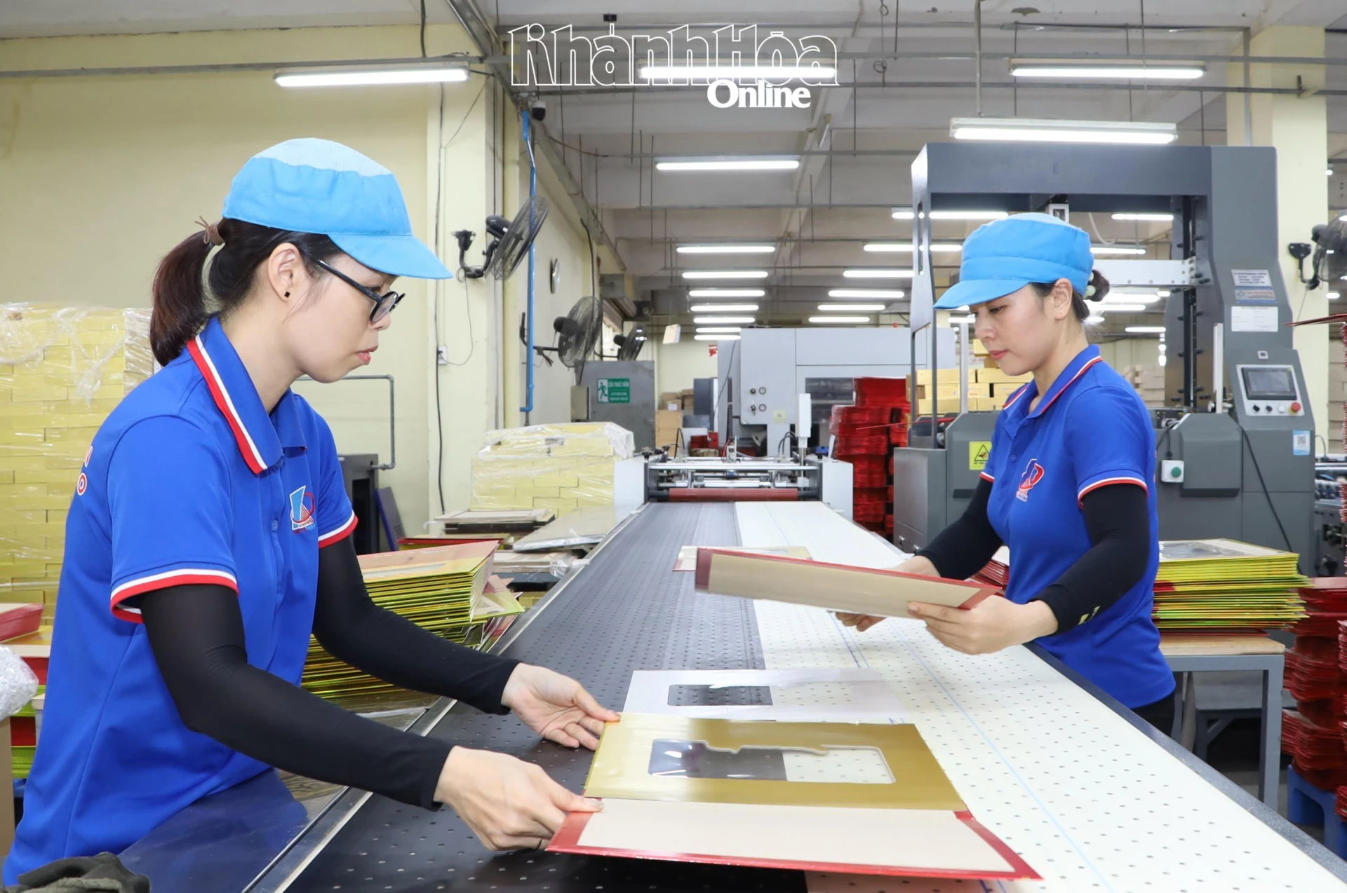 Công nhân Công ty Cổ phần In bao bì Khatoco.