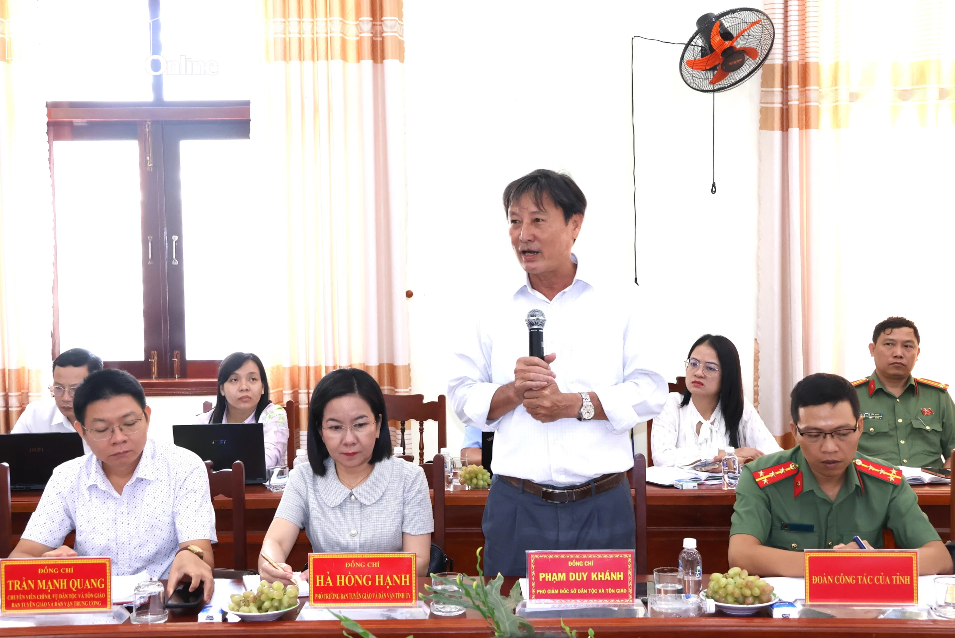 Lãnh đạo Sở Dân tộc và Tôn giáo nêu ý kiến tại buổi kiểm tra, khảo sát.