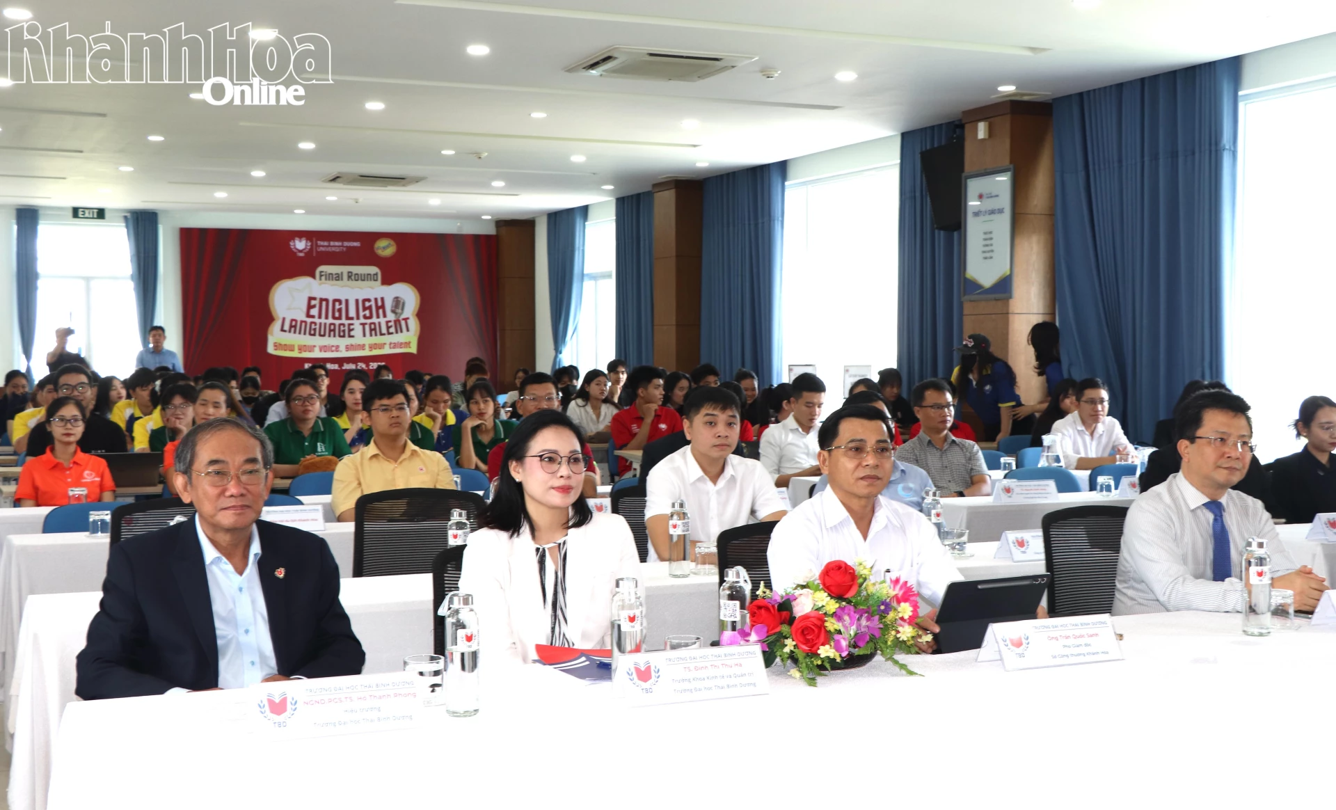 Các đại biểu tham dự vòng chung kết.