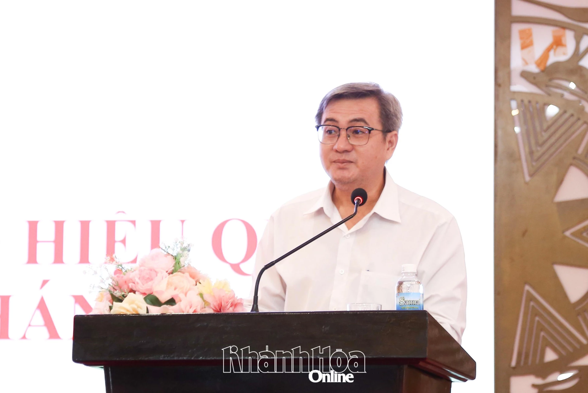 Lãnh đạo Sở Nông nghiệp và Môi trường phát biểu tịa hội nghị