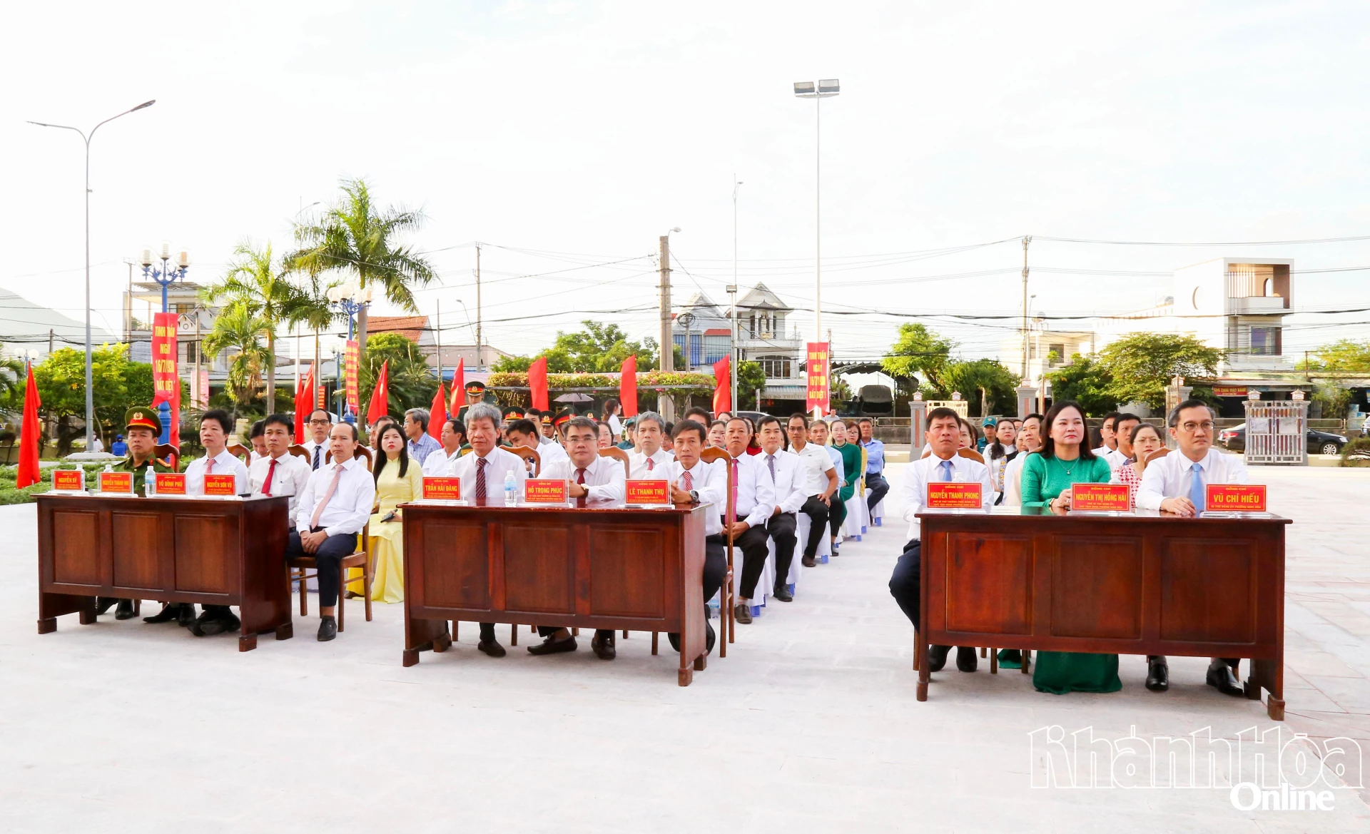 Lãnh đạo phường Ninh Hòa và các địa biểu tham dự buổi lễ