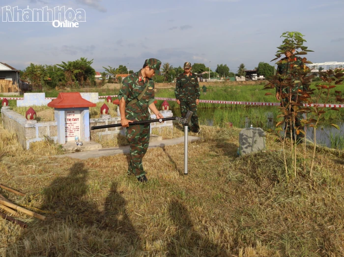 Tổ chức cất bốc, quy tập 3 hài cốt liệt sĩ về Nghĩa trang liệt sĩ Ninh Hòa - Vạn Ninh