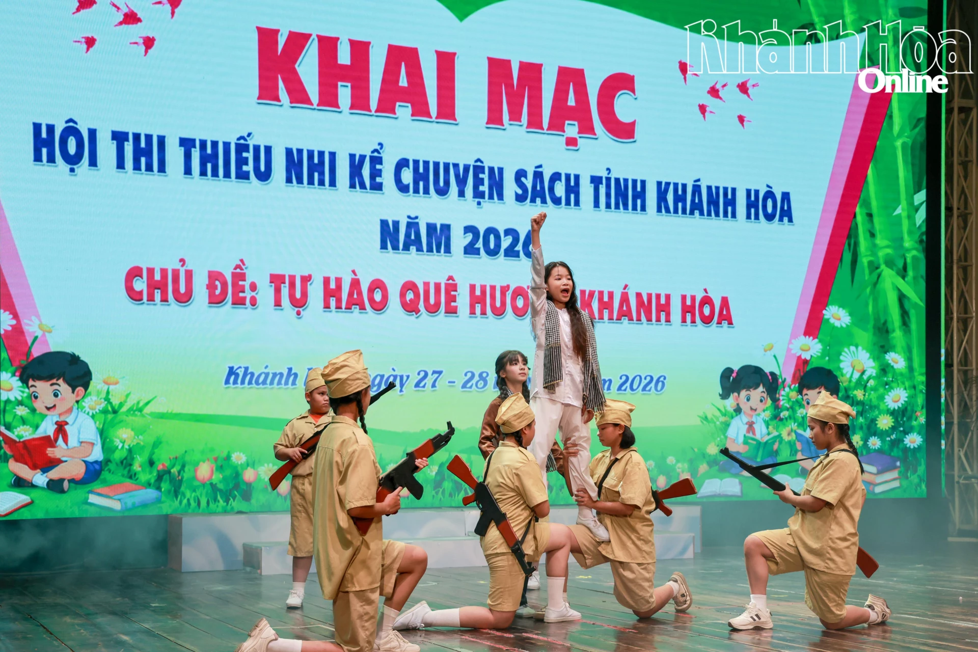 Tiết mục văn nghệ mở đầu chương trình khai mạc.