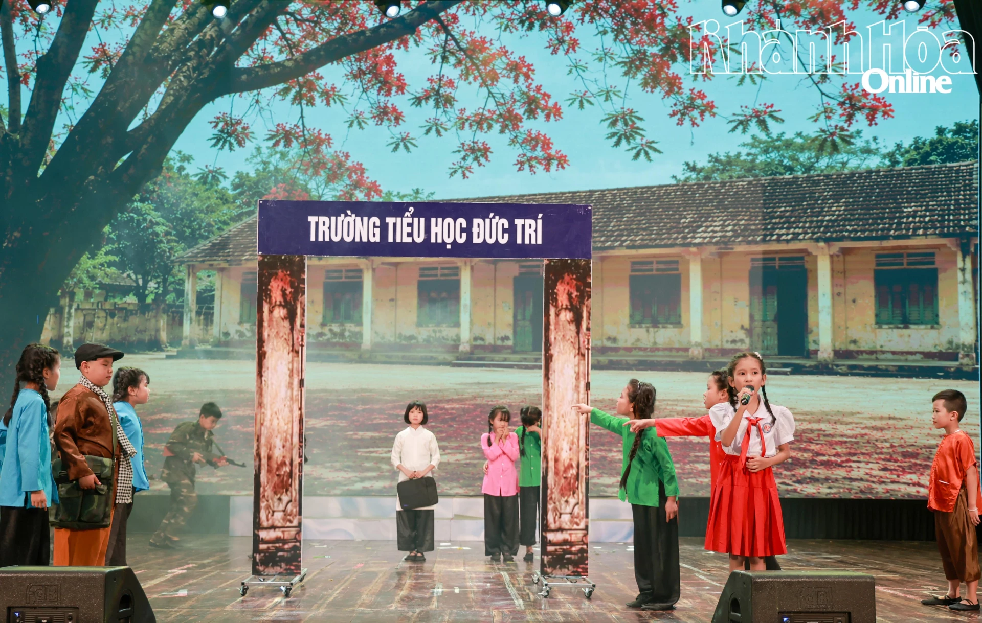 Phần thi của các thí sinh đội thi phường Hòa Thắng.