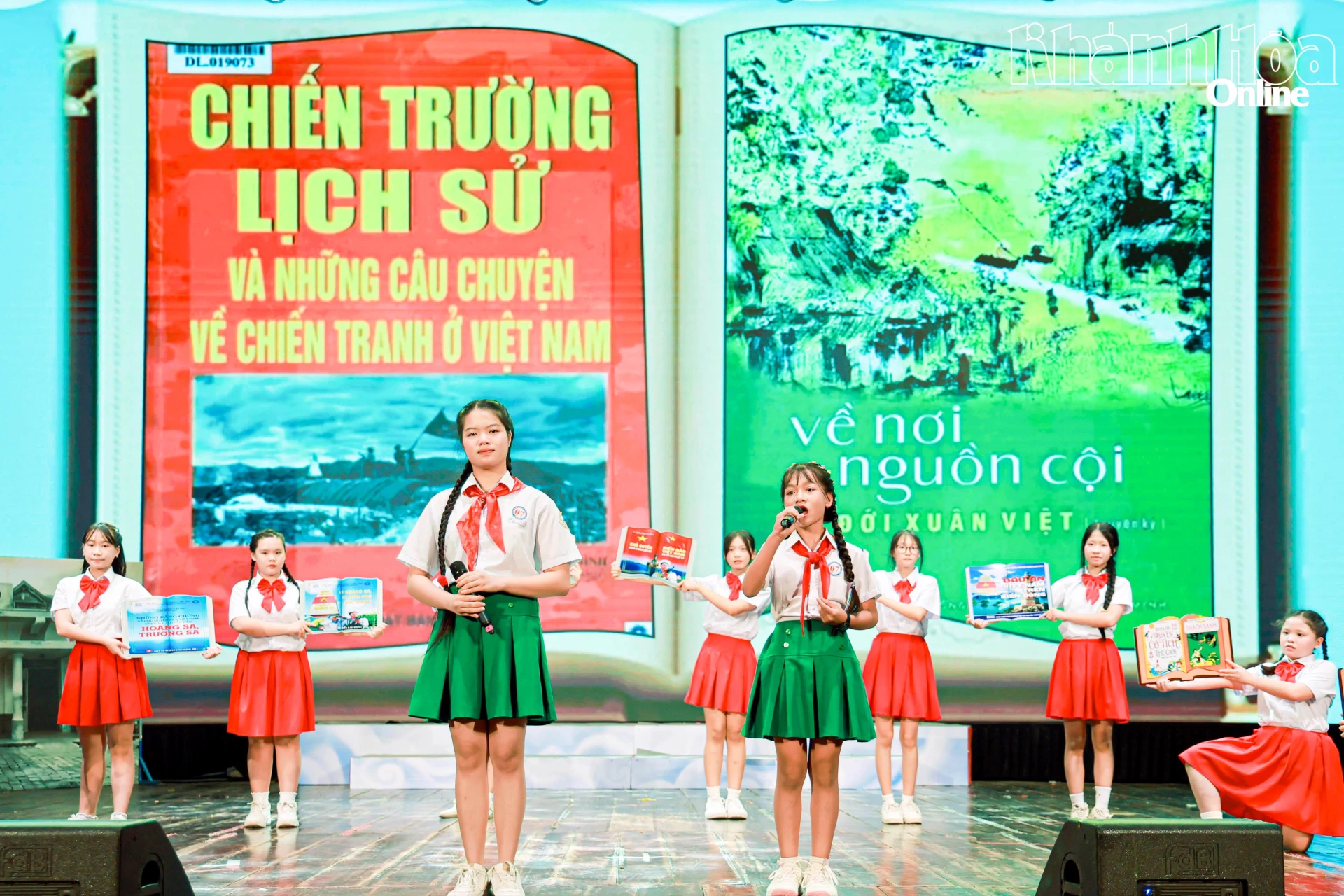 Thiếu nhi tham gia Hội thi thiếu nhi kể chuyện sách tỉnh Khánh Hòa năm 2026.