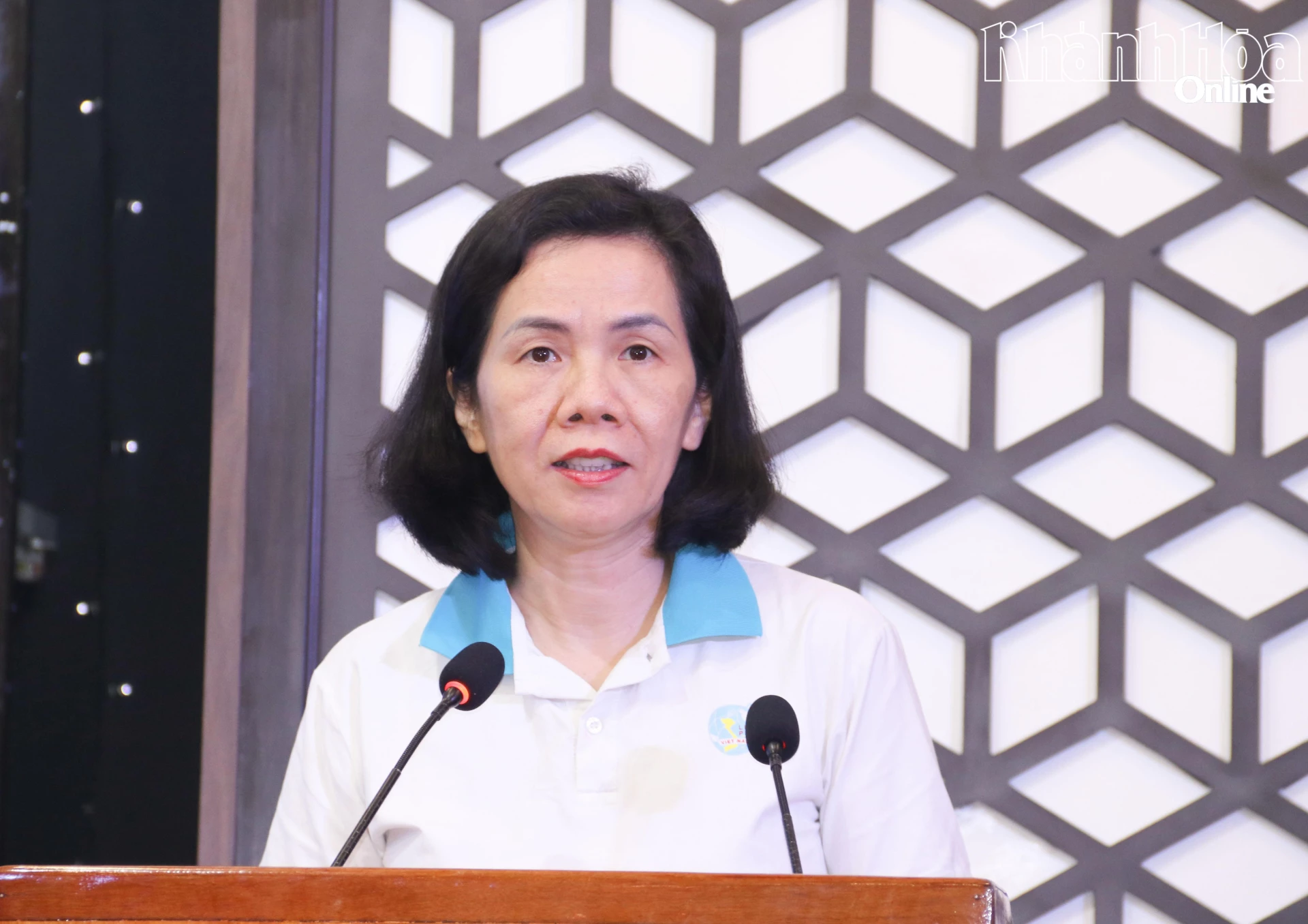 Phó Chủ tịch Trung ương Hội Liên hiệp Phụ nữ Việt Nam Nguyễn Thị Minh Hương phát biểu khai mạc chương trình.