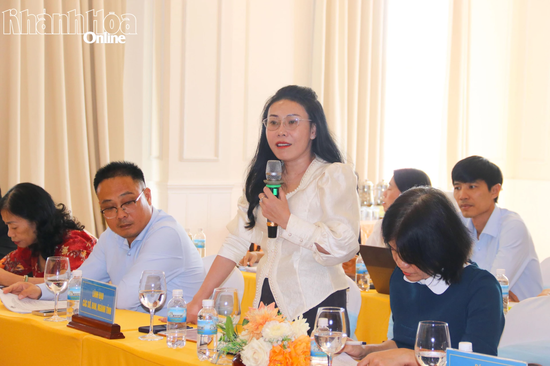Các đại biểu đóng góp ý kiến tại hội nghị.