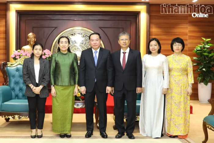 Phó Bí thư Thường trực Tỉnh ủy Hồ Xuân Trường tiếp Đại sứ Vương quốc Campuchia tại Việt Nam