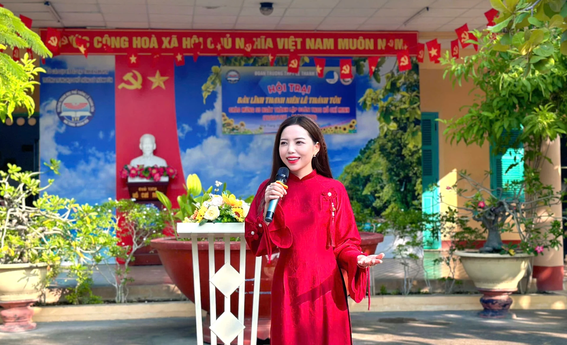 Tác giả: Nguyễn Thị Hồng Nhung – Giáo viên, đoàn viên Công đoàn cơ sở Trường THPT Lê Thánh Tôn, phường Nha Trang.