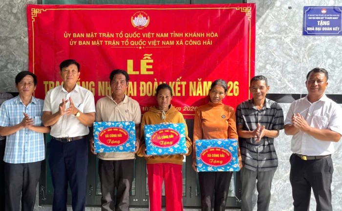 Xã Công Hải bàn giao nhà Đại đoàn kết cho hộ cận nghèo