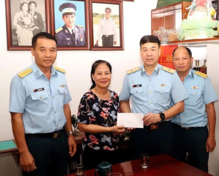 Trường Sĩ quan Không quân tổ chức nhiều hoạt động tri ân người có công