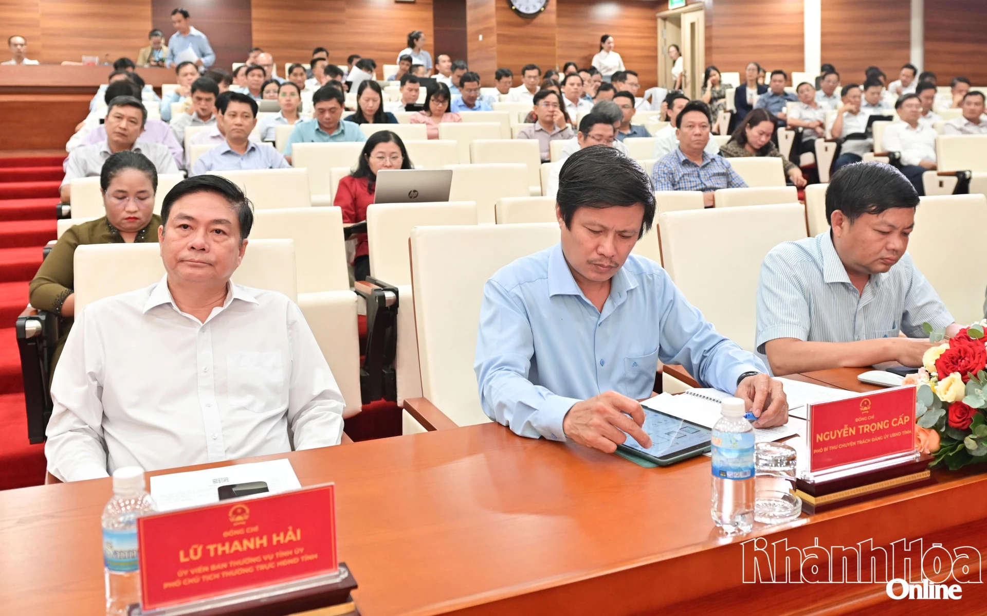 Đồng chí Lữ Thanh Hải dự cuộc họp.