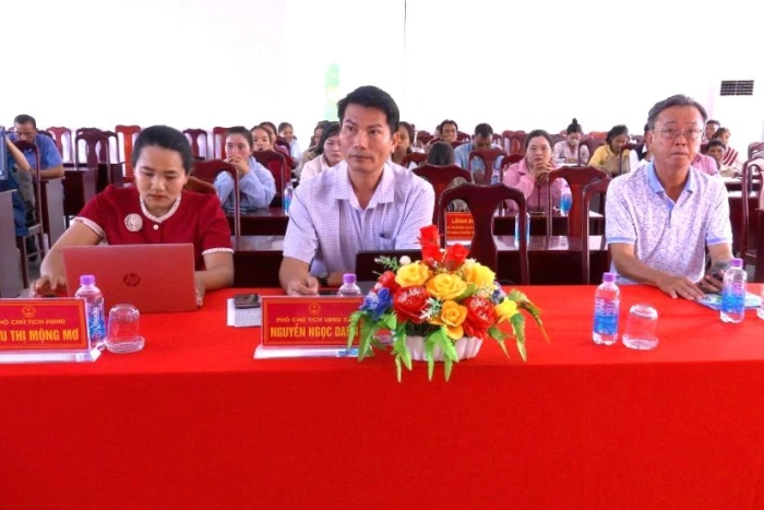 Xã Đông Khánh Sơn tuyên truyền, phổ biến pháp luật cho gần 100 đại biểu