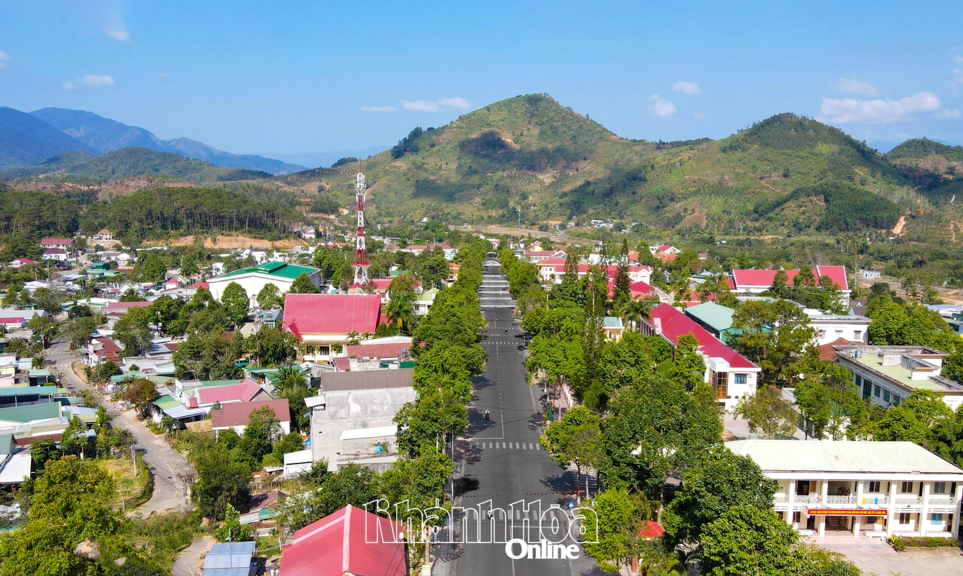Xã Khánh Sơn đã đạt chuẩn nông thôn mới.