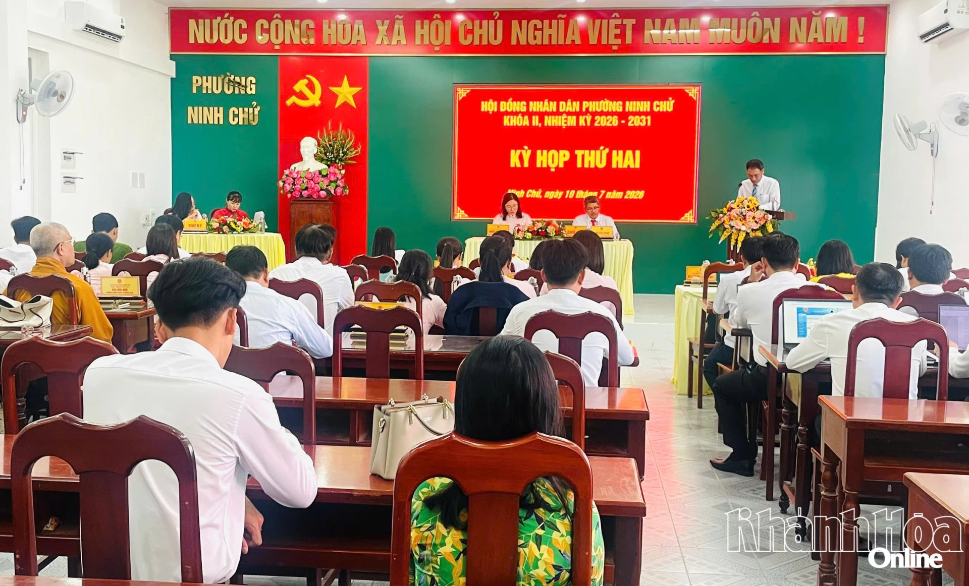 Quang cảnh kỳ họp.