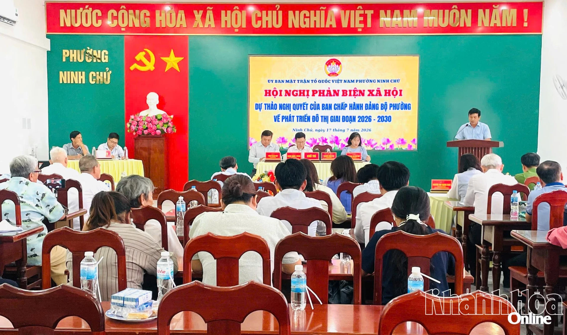 Quang cảnh hội nghị.