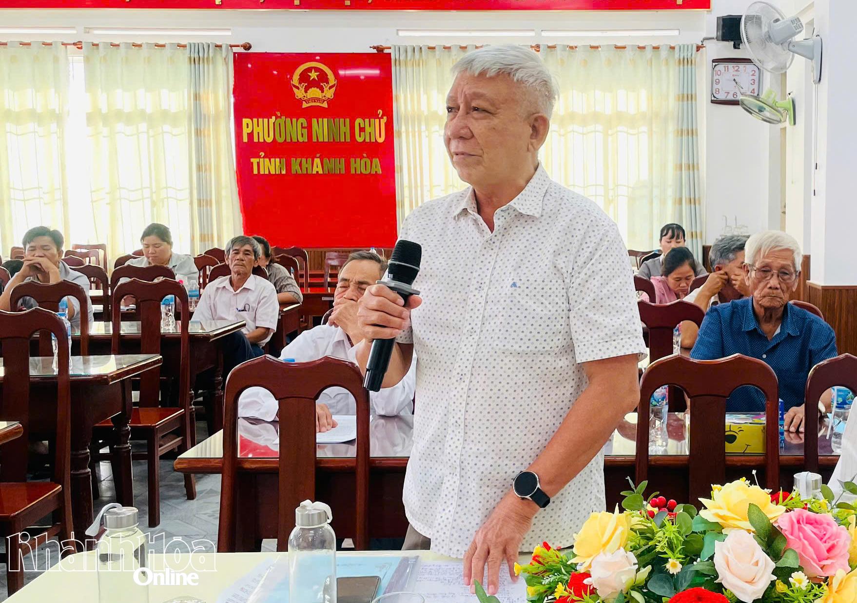 Đại biểu đóng góp ý kiến tại hội nghị.