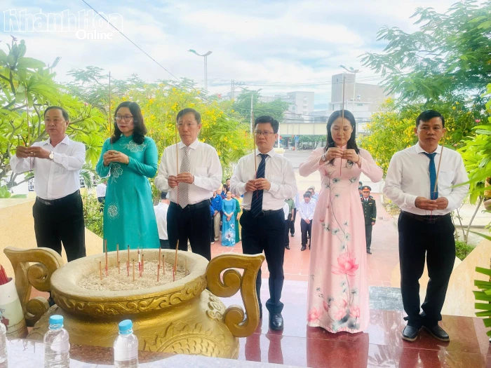Phường Ninh Chử tổ chức viếng các đài tưởng niệm liệt sĩ tại địa phương