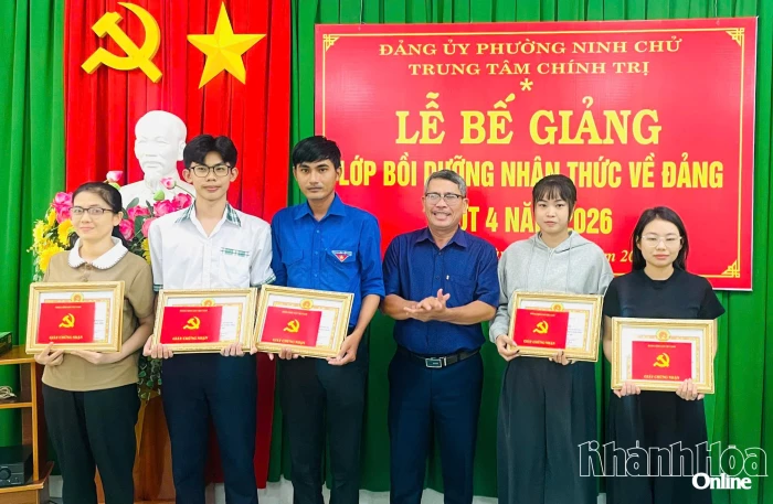 Phường Ninh Chử bế giảng lớp bồi dưỡng nhận thức về Đảng đợt 4 năm 2026