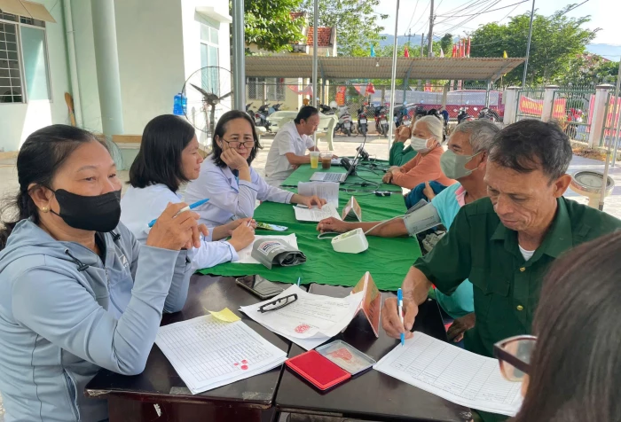 Khám sức khỏe miễn phí cho người dân xã Tây Ninh Hòa