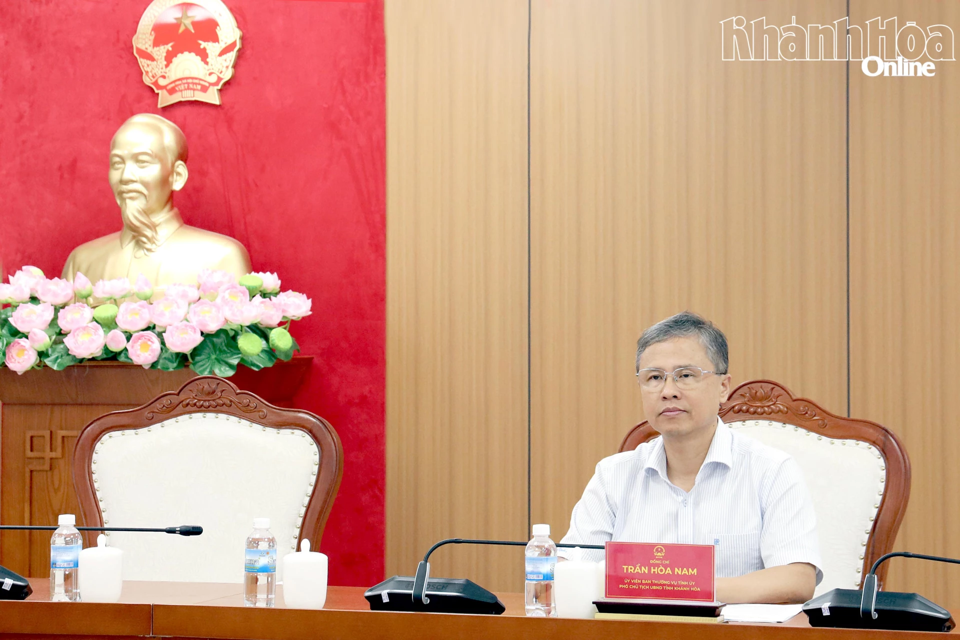 Đồng chí Trần Hòa Nam tham dự tại điểm cầu Khánh Hòa.