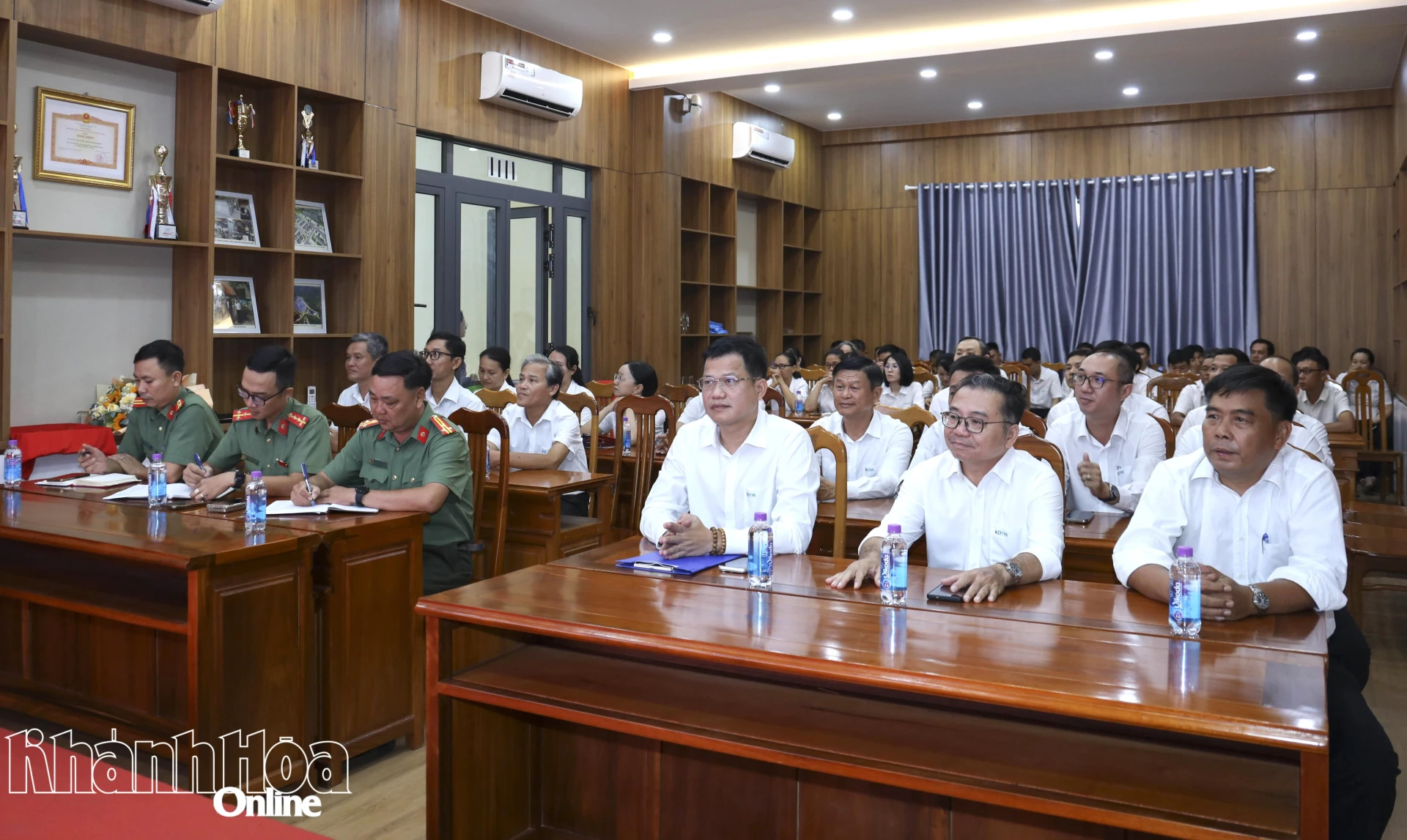 Quang cảnh lễ ra mắt.