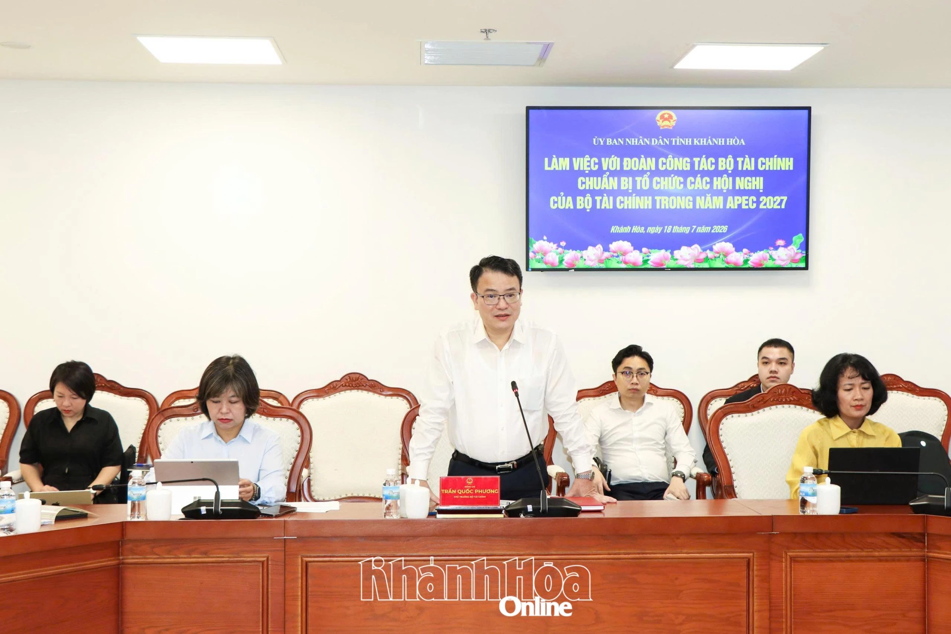 Thứ trưởng Bộ Tài chính Trần Quốc Phương phát biểu tại buổi làm việc.